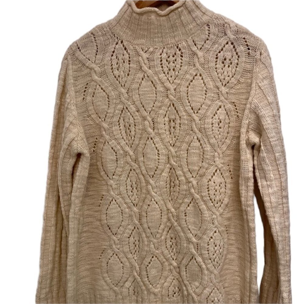 Esprit beige cable knit mock neck size médium